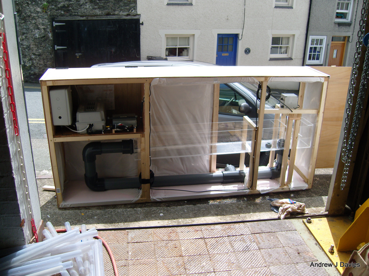 The effect of flow speed and food size on the capture efficiency and feeding behaviour of the cold-water coral Lophelia pertusa